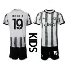 Juventus Leonardo Bonucci #19 Hjemmedraktsett Barn 2022-23 Kortermet (+ korte bukser)